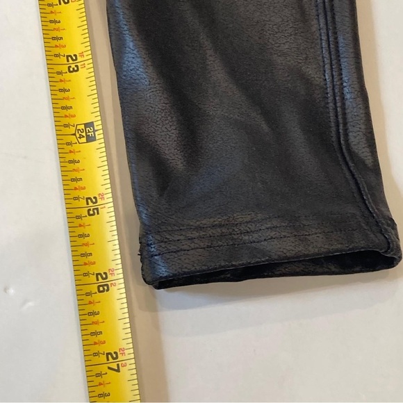 Spanx smoothing faux leather leggings Size small - Picture 10 of 10